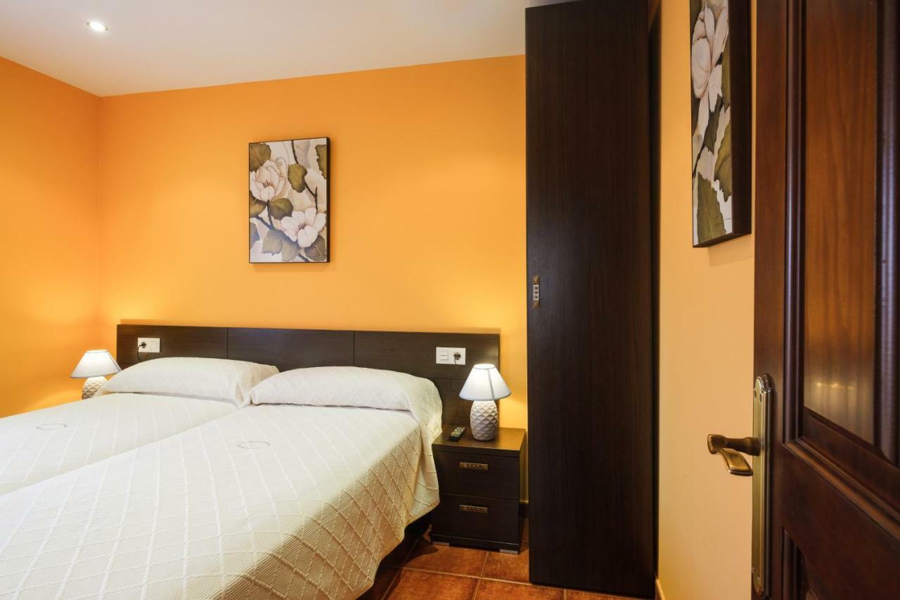 Apartamentos De Herminia Manzaneda  Εξωτερικό φωτογραφία